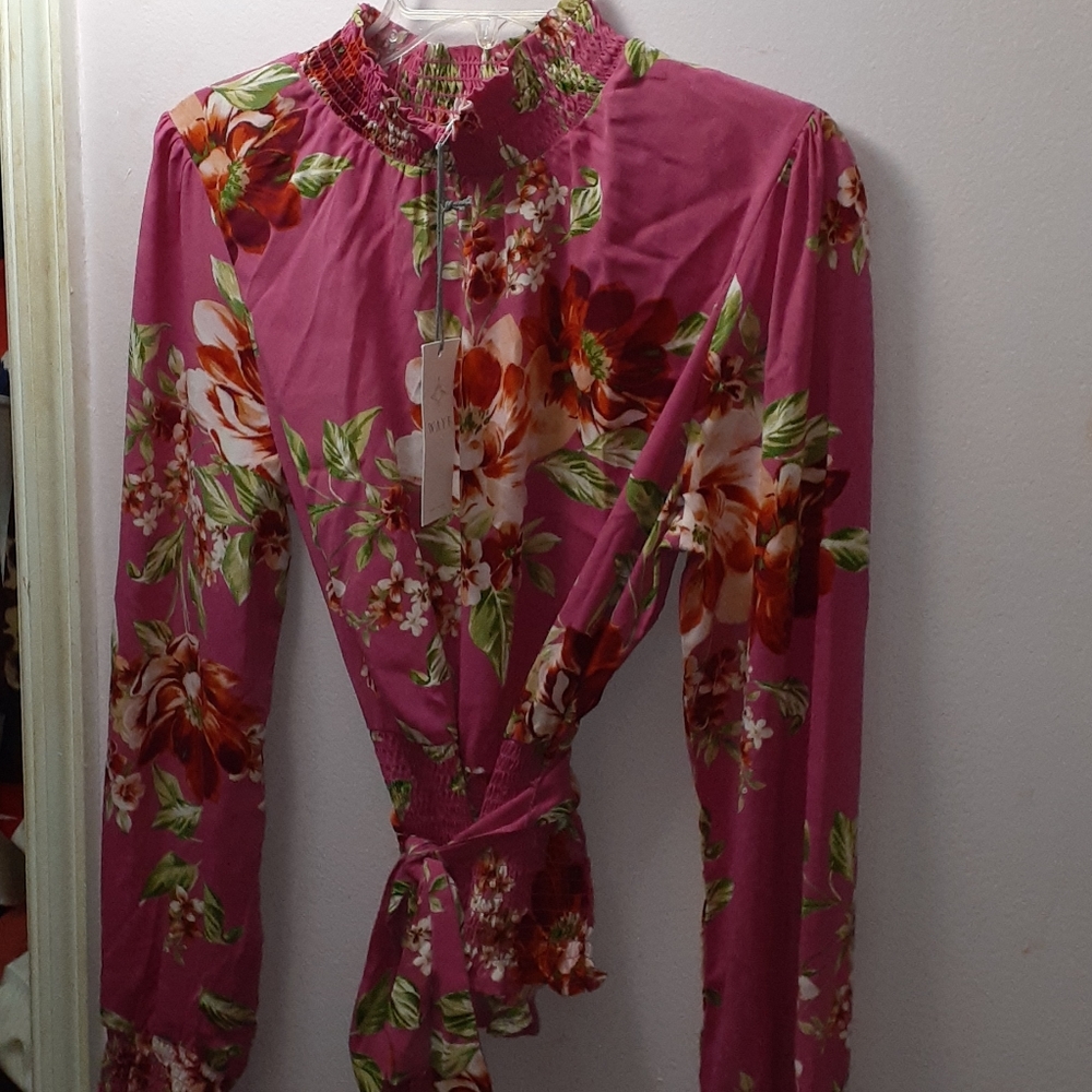 Brand new beautiful pink/fushia floral top